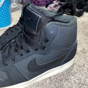 Black suede & flece nike